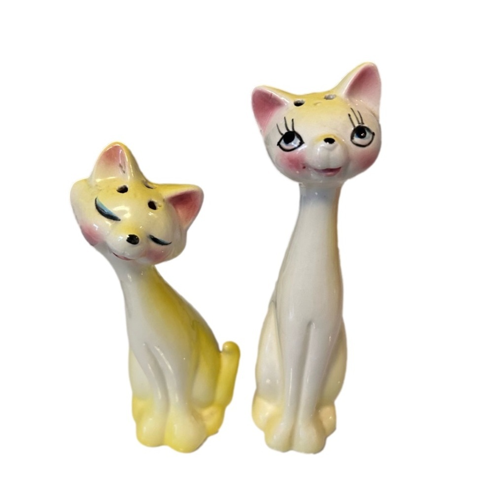 Vtg Anthropomorphic Long Neck Kitty Siamese Cat Kitchy Salt & Pepper Shakers